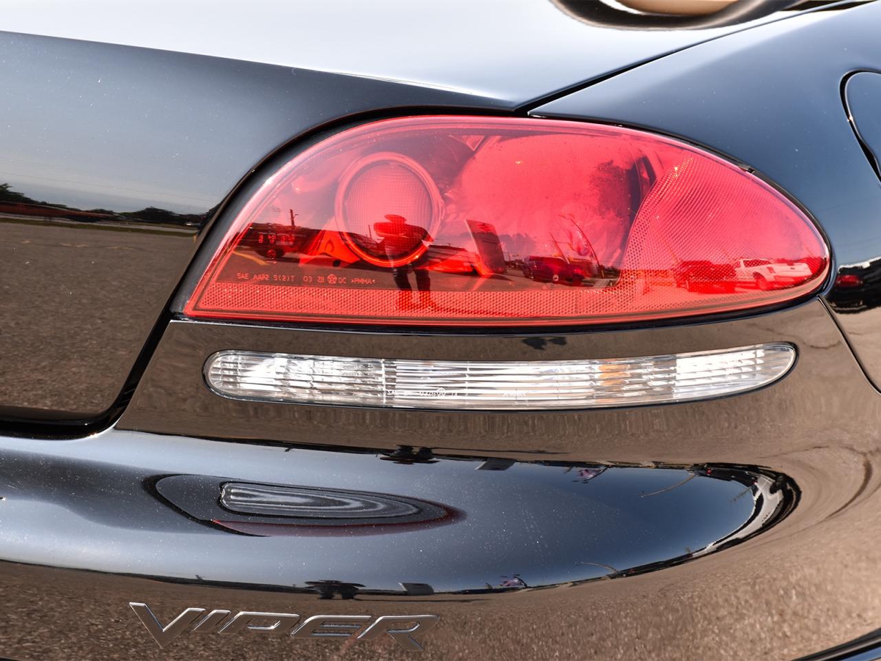 2009 Dodge Viper SRT10 ~600HP 8.4L V10   6-Speed   RARE   LOW KM ! Photo