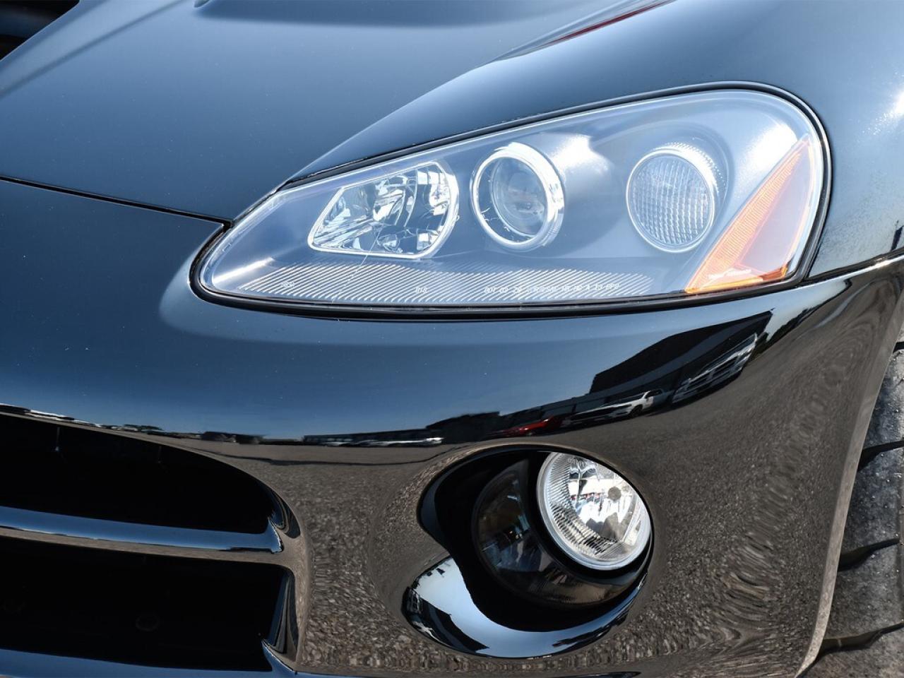 2009 Dodge Viper SRT10 ~600HP 8.4L V10   6-Speed   RARE   LOW KM ! Photo