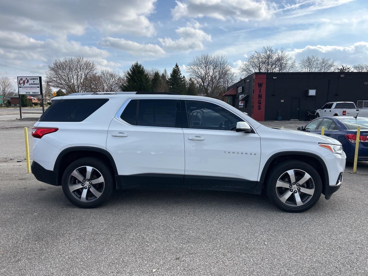2018 Chevrolet Traverse LT, 7 PASS, HEATED SEATS, AWD, REMOTE START! Photo