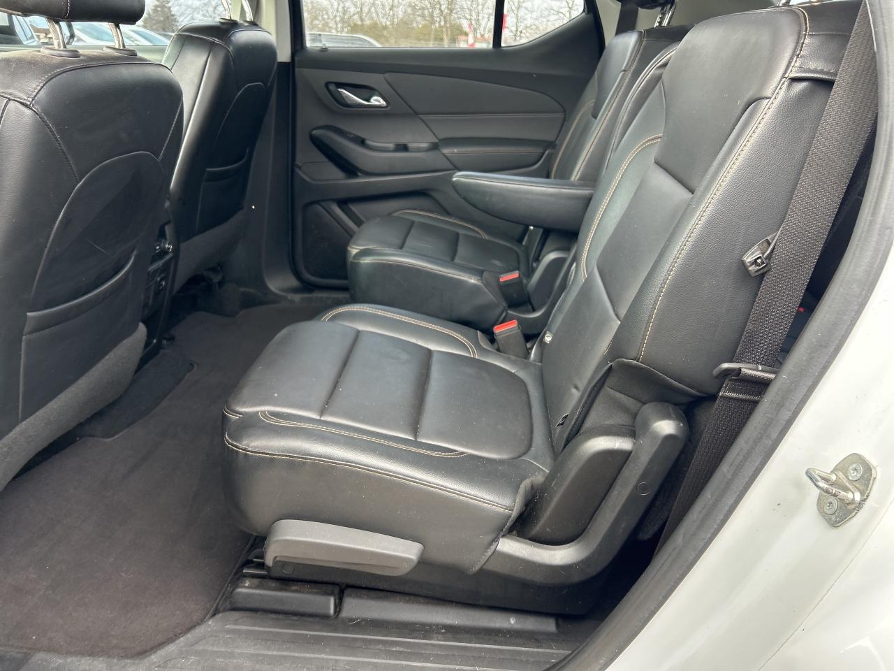 2018 Chevrolet Traverse LT, 7 PASS, HEATED SEATS, AWD, REMOTE START! Photo