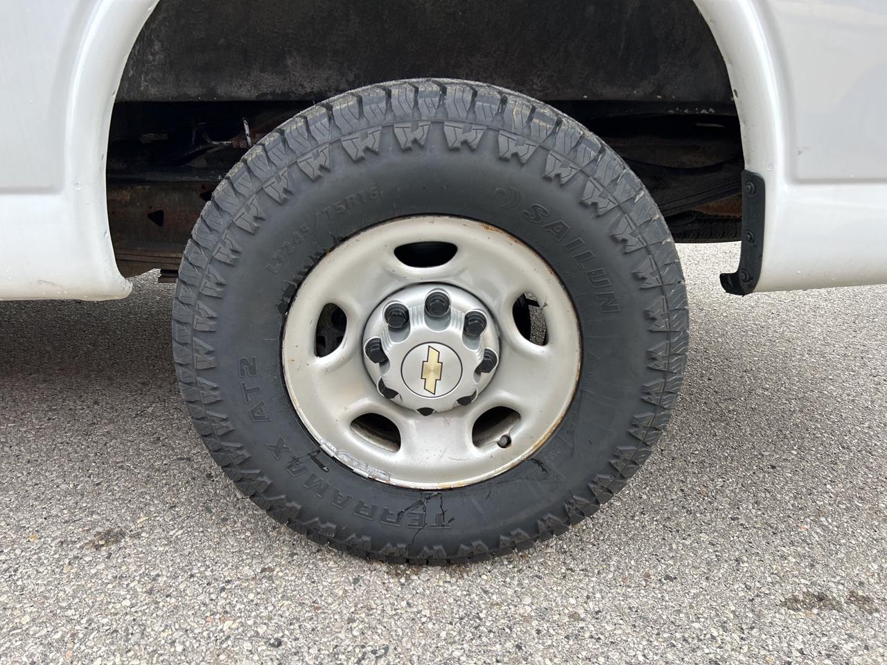 2023 Chevrolet Express RWD 2500 CARGO, 12' LONG, CLEAN CARFAX! Photo