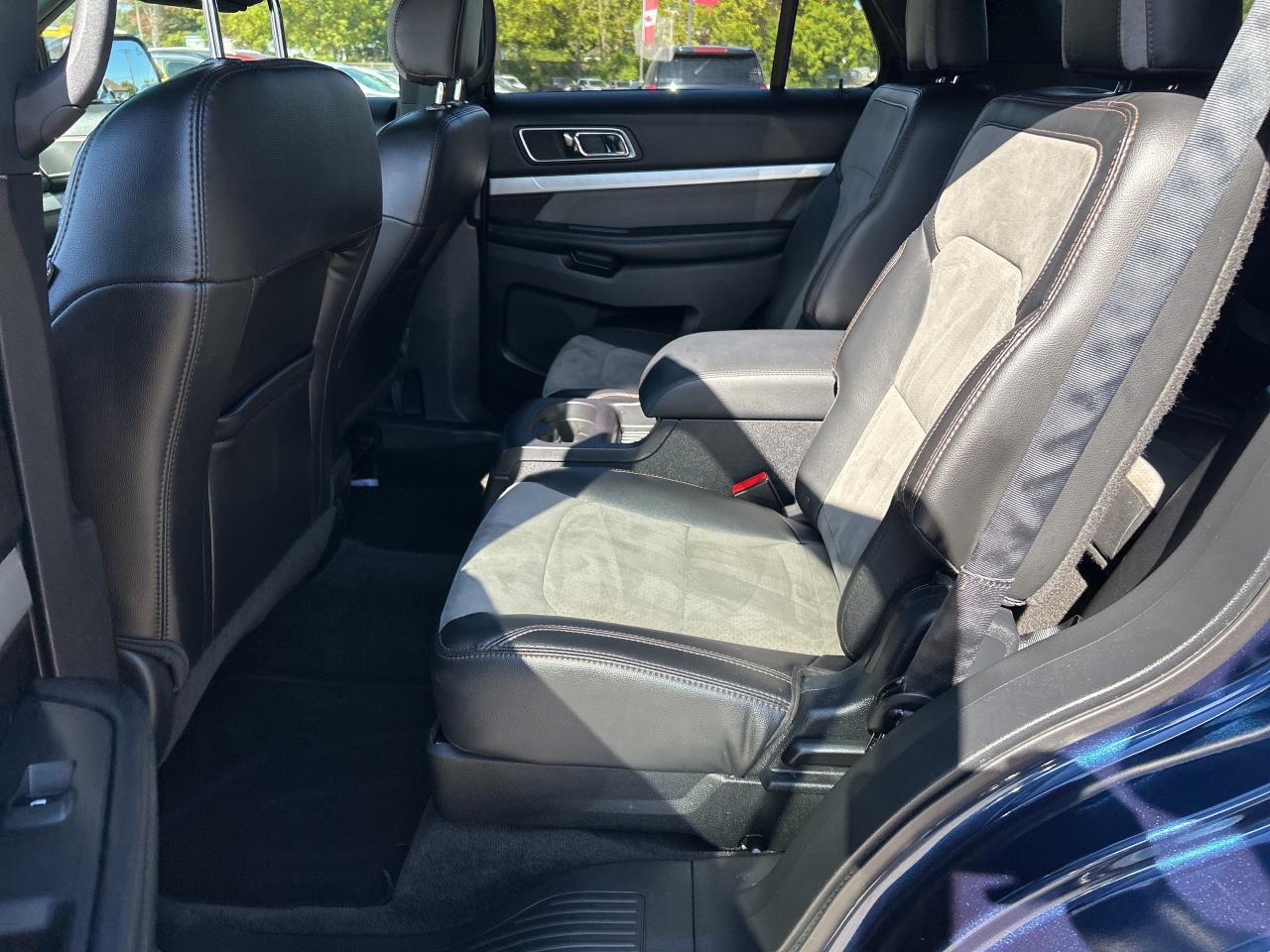 2017 Ford Explorer XLT, 6 PASSENGER, REMOTE START, BACK UP CAMERA! Photo