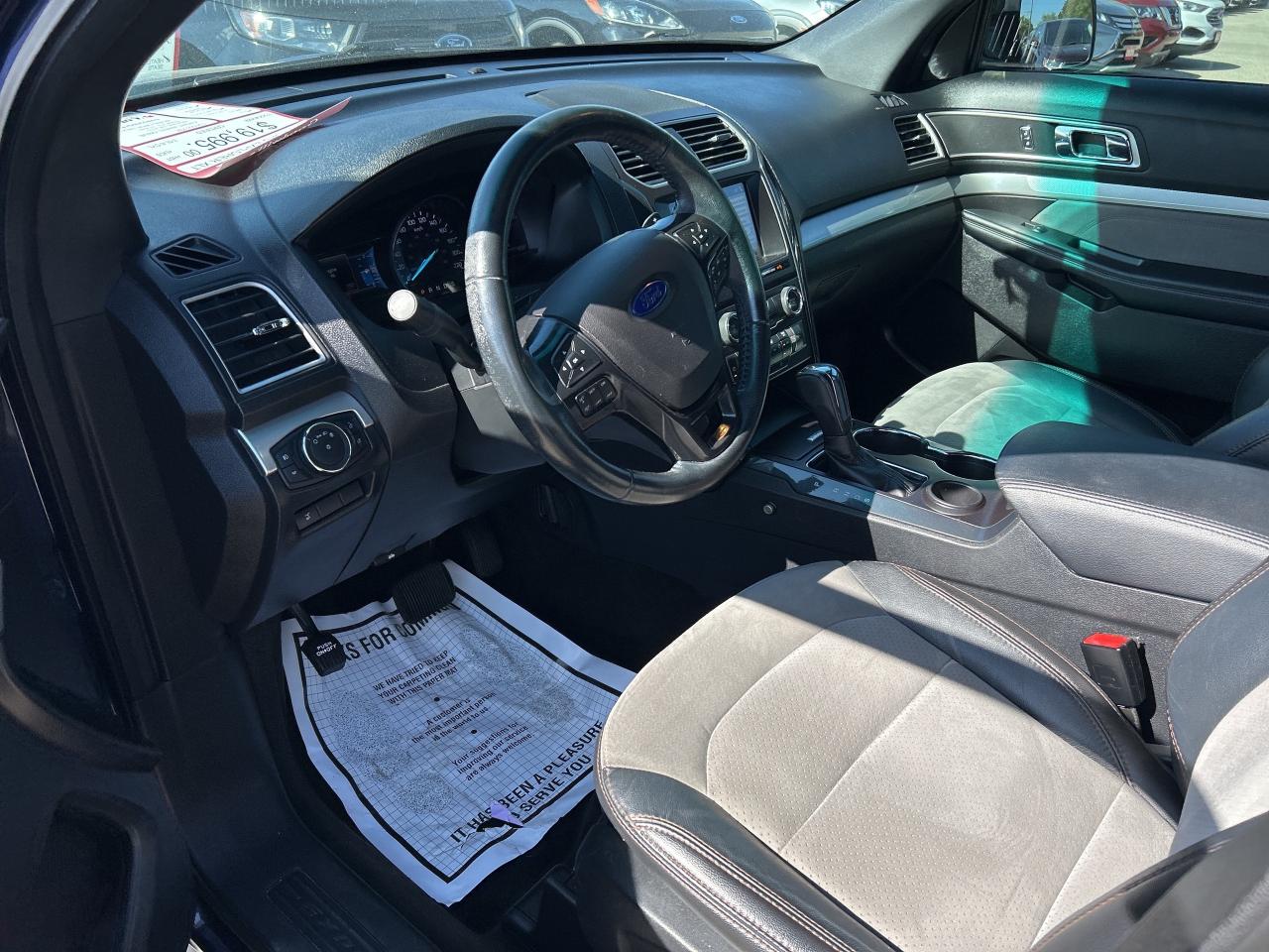 2017 Ford Explorer XLT, 6 PASSENGER, REMOTE START, BACK UP CAMERA! Photo