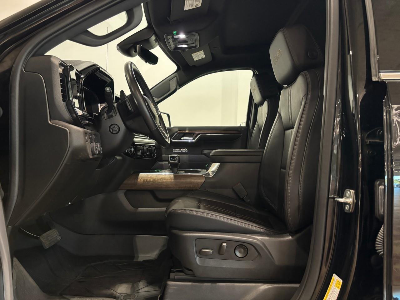 2023 Chevrolet Silverado 1500 High Country Photo