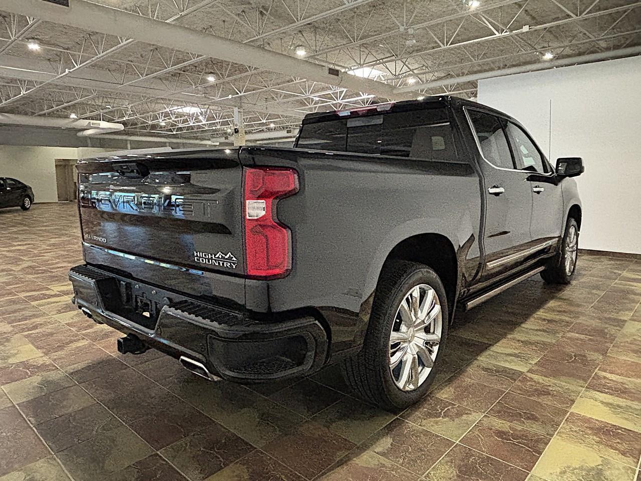 2023 Chevrolet Silverado 1500 High Country Photo
