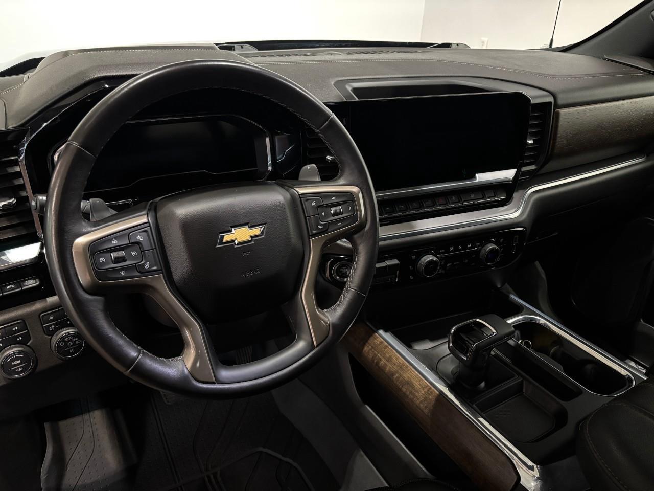 2023 Chevrolet Silverado 1500 High Country Photo