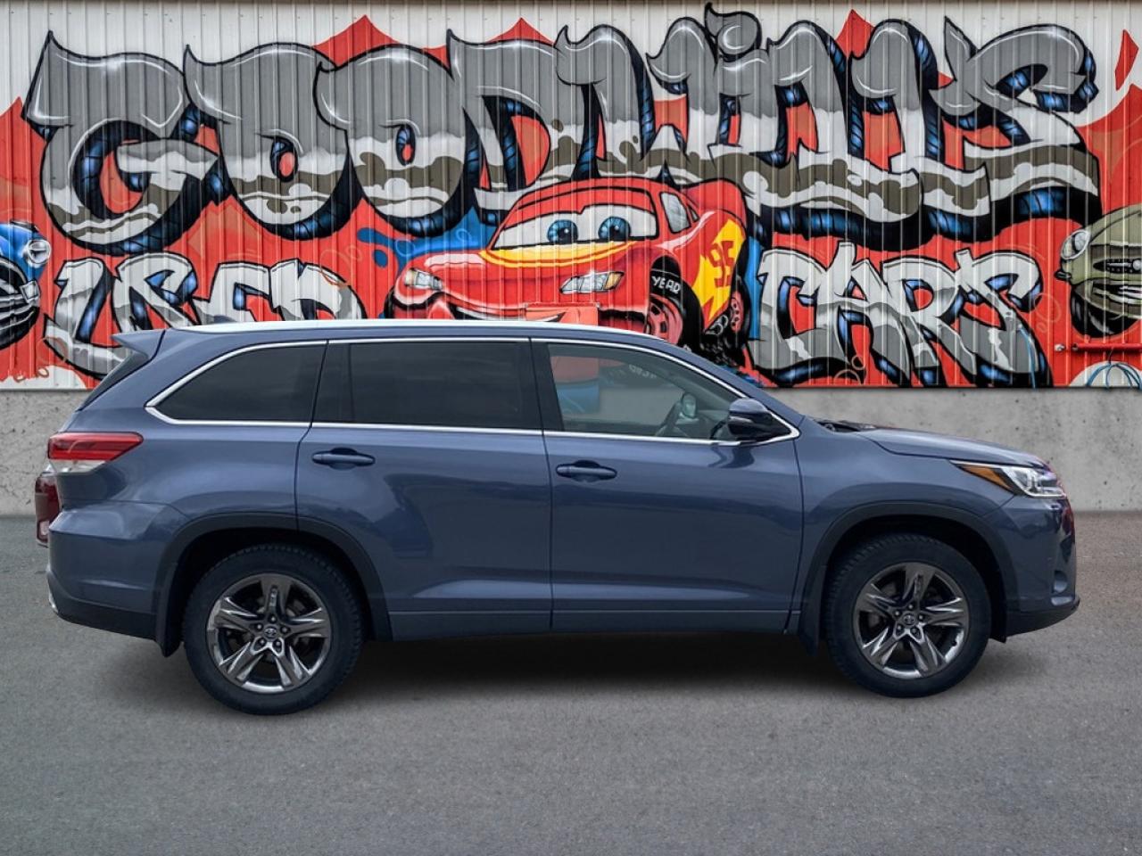 2017 Toyota Highlander LIMITED, CLEAN CARFAX, HEATED/ COOLED SEATS! Photo