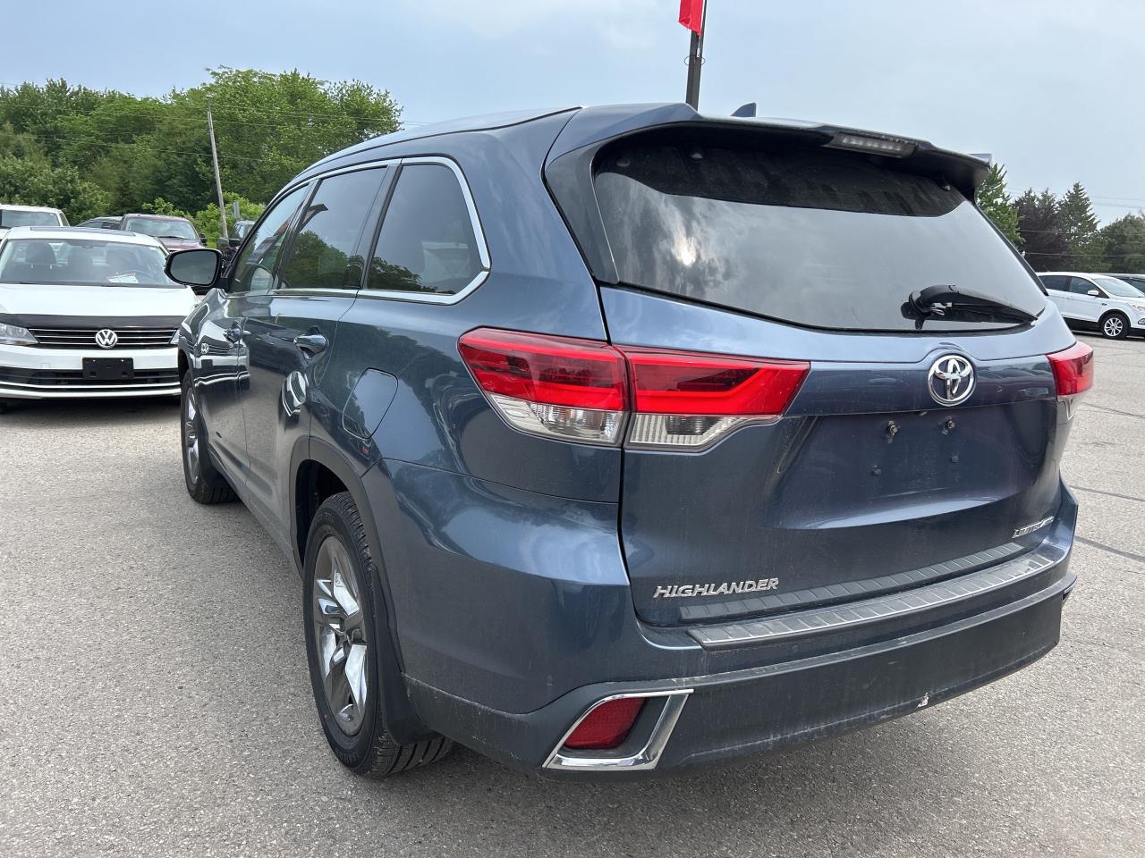 2017 Toyota Highlander LIMITED, CLEAN CARFAX, HEATED/ COOLED SEATS! Photo