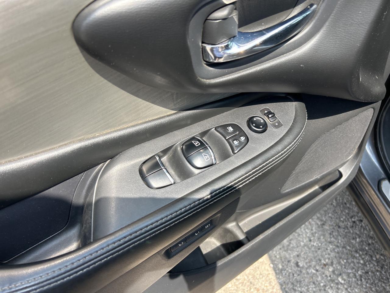 2017 Nissan Murano PLATINUM, CLEAN CARFAX, REMOTE START, SUNROOF! Photo