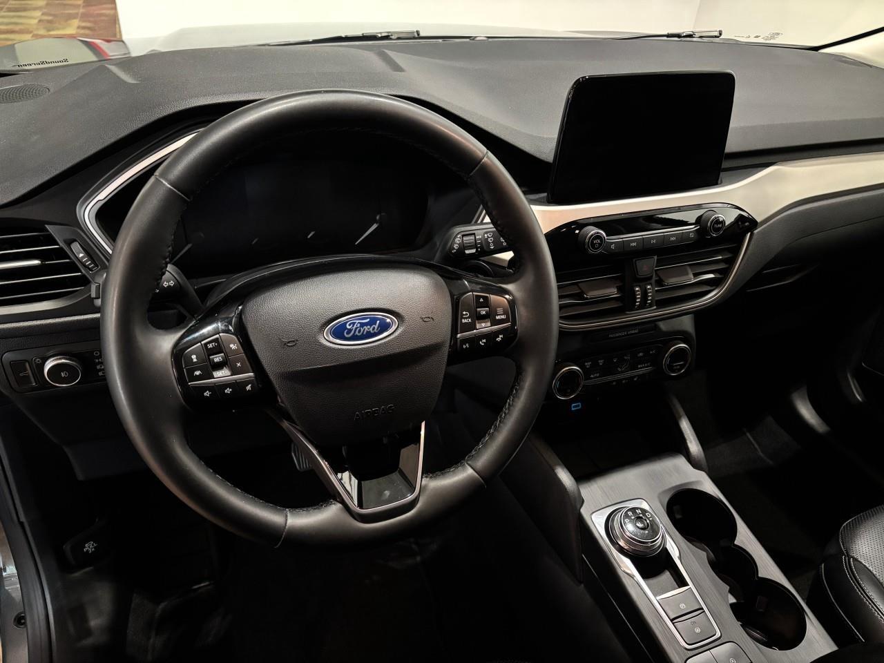 2021 Ford Escape SEL Photo