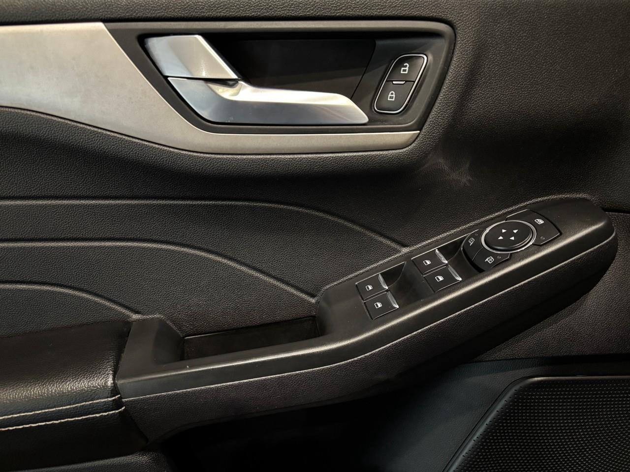 2021 Ford Escape SEL Photo