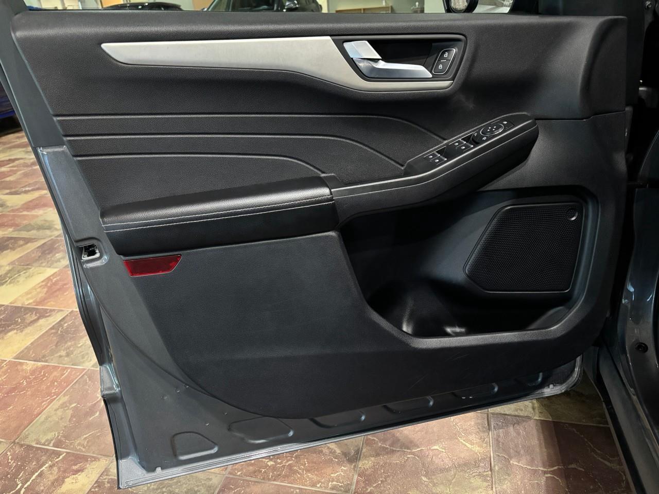 2021 Ford Escape SEL Photo