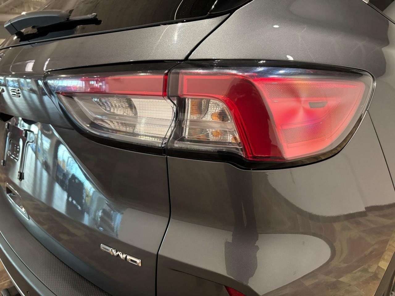 2021 Ford Escape SEL Photo