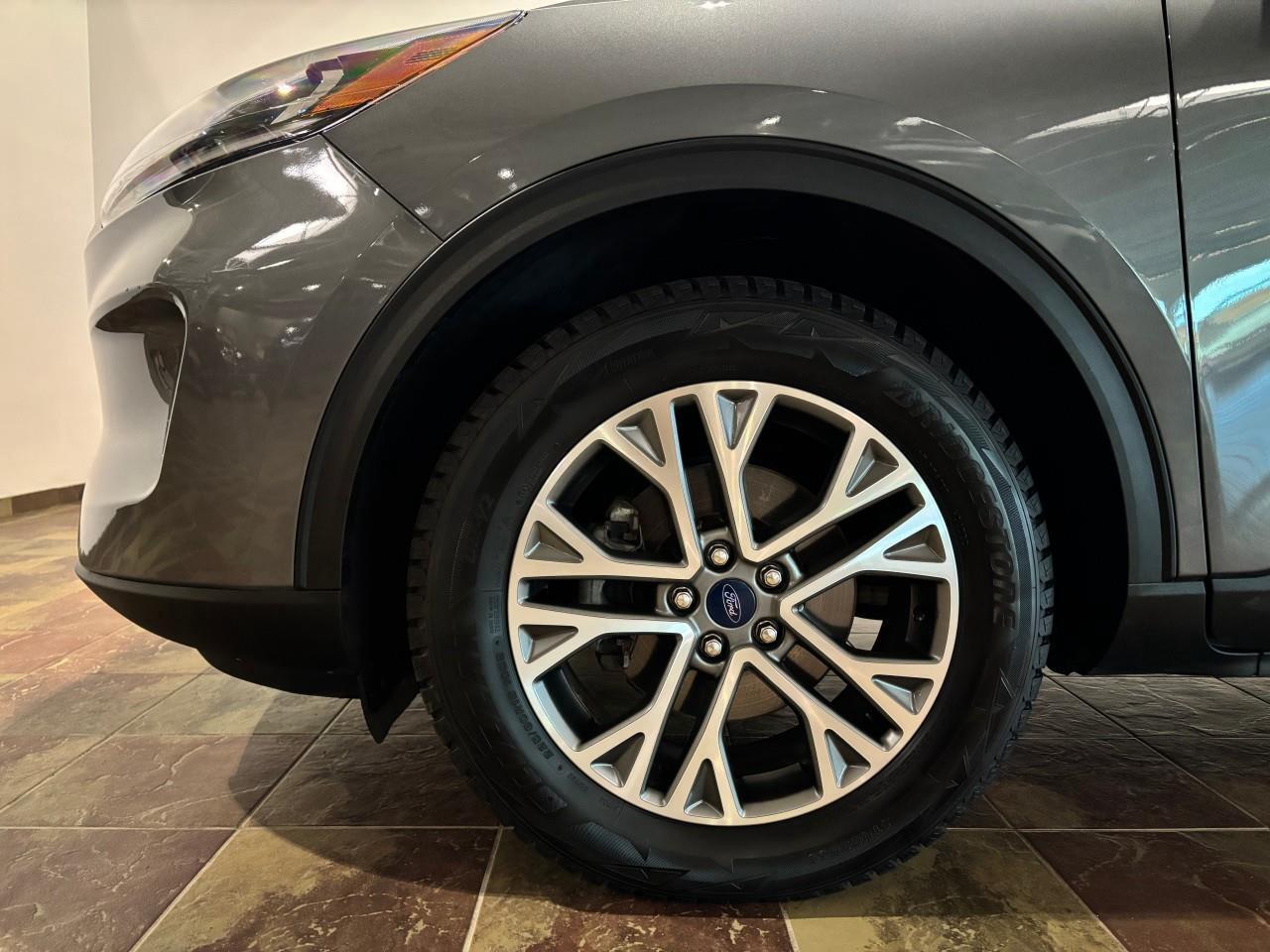 2021 Ford Escape SEL Photo