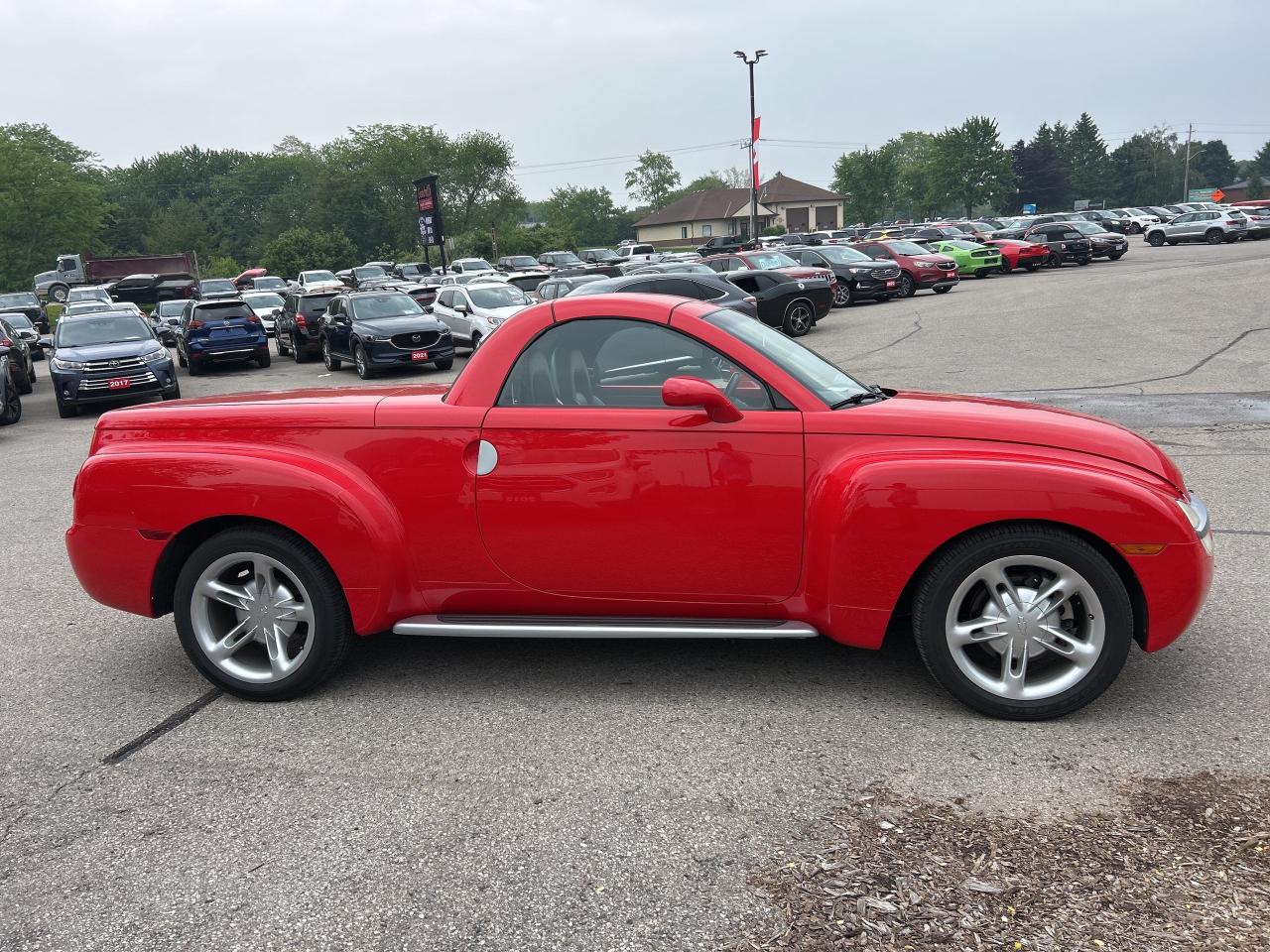 2004 Chevrolet SSR LT, COUPE, CONVERTIBLE, LEATHER, 5.3 LITER! Photo