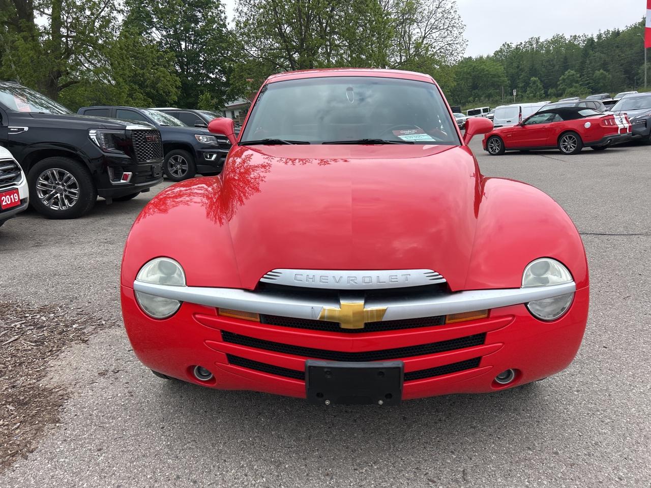2004 Chevrolet SSR LT, COUPE, CONVERTIBLE, LEATHER, 5.3 LITER! Photo