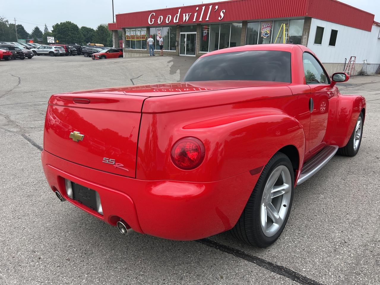 2004 Chevrolet SSR LT, COUPE, CONVERTIBLE, LEATHER, 5.3 LITER! Photo