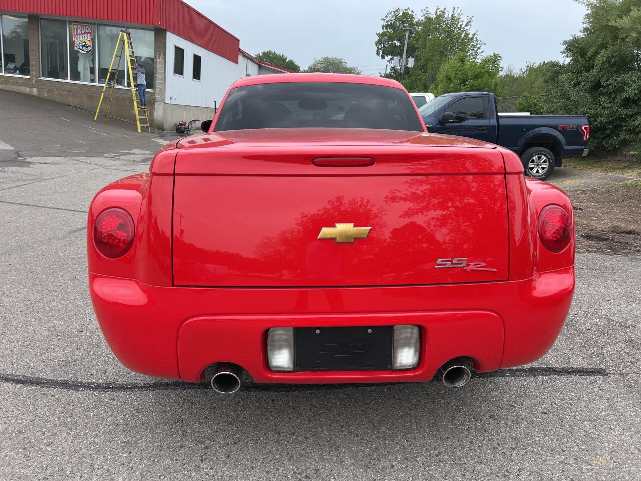 2004 Chevrolet SSR LT, COUPE, CONVERTIBLE, LEATHER, 5.3 LITER! Photo