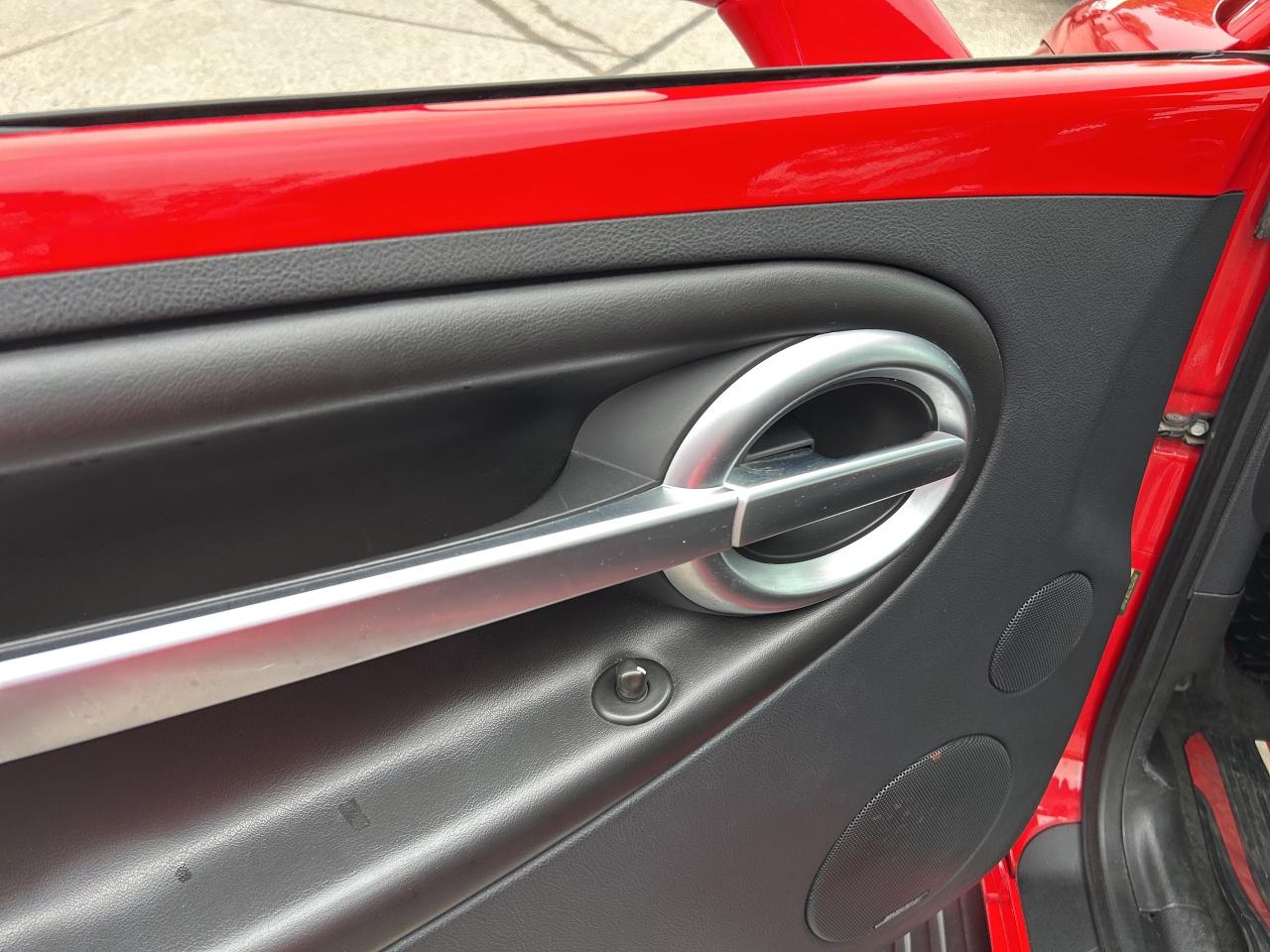 2004 Chevrolet SSR LT, COUPE, CONVERTIBLE, LEATHER, 5.3 LITER! Photo