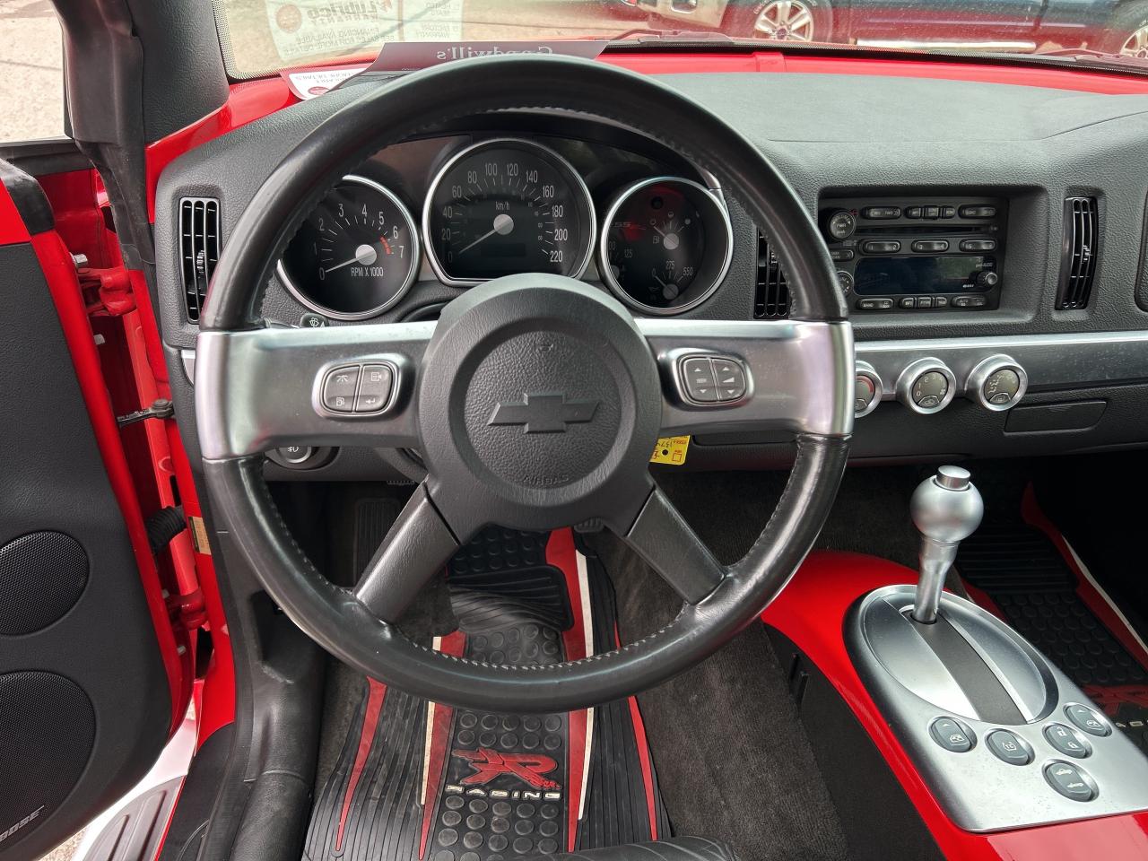 2004 Chevrolet SSR LT, COUPE, CONVERTIBLE, LEATHER, 5.3 LITER! Photo