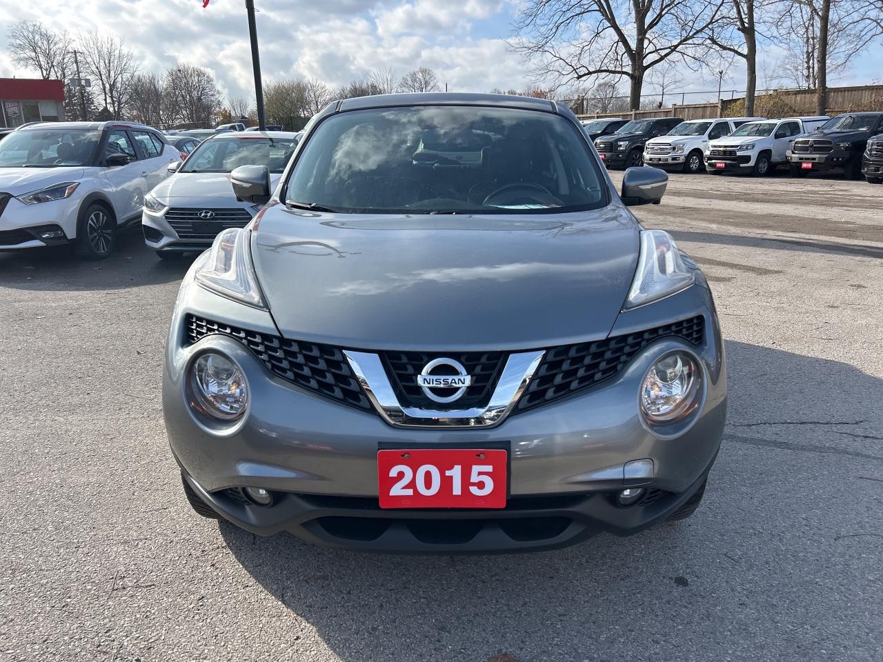 2015 Nissan Juke SL, AWD, HEATED LEATHER, SUNROOF, BACK UP CAMERA! Photo2