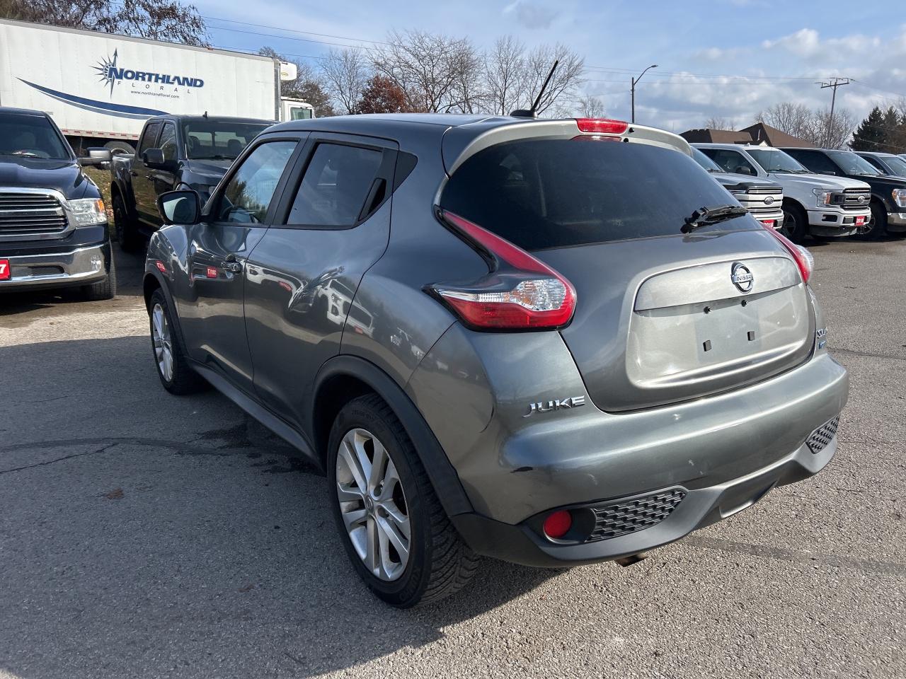 2015 Nissan Juke SL, AWD, HEATED LEATHER, SUNROOF, BACK UP CAMERA! Photo