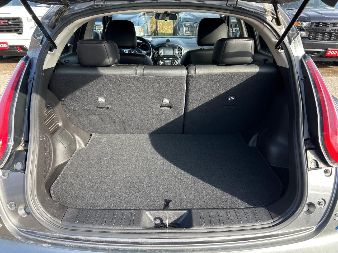 2015 Nissan Juke SL, AWD, HEATED LEATHER, SUNROOF, BACK UP CAMERA! Photo