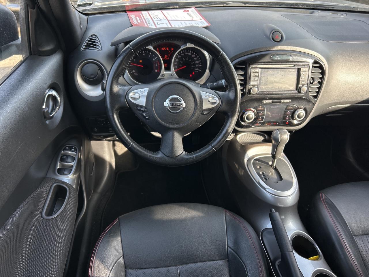 2015 Nissan Juke SL, AWD, HEATED LEATHER, SUNROOF, BACK UP CAMERA! Photo