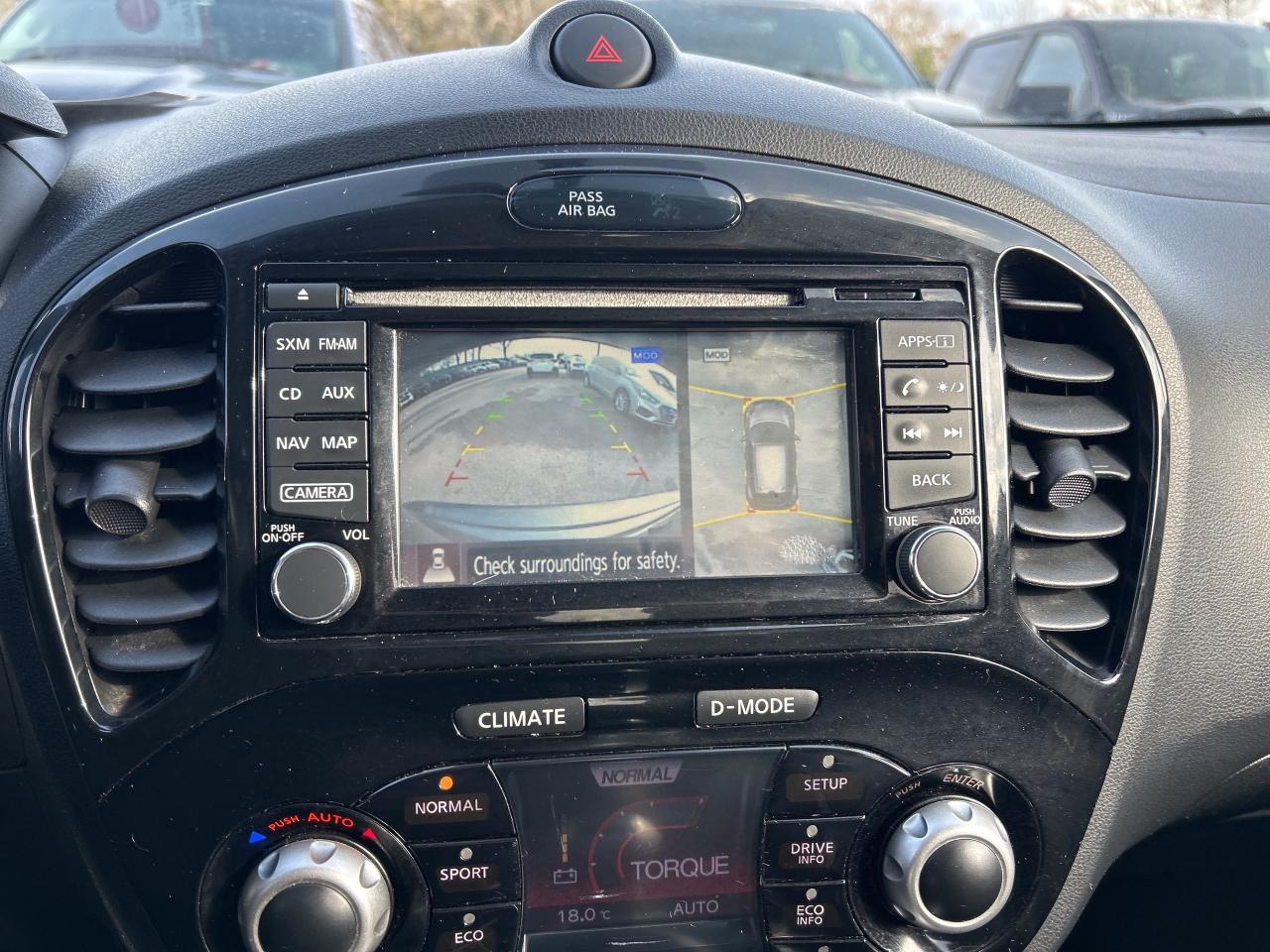 2015 Nissan Juke SL, AWD, HEATED LEATHER, SUNROOF, BACK UP CAMERA! Photo