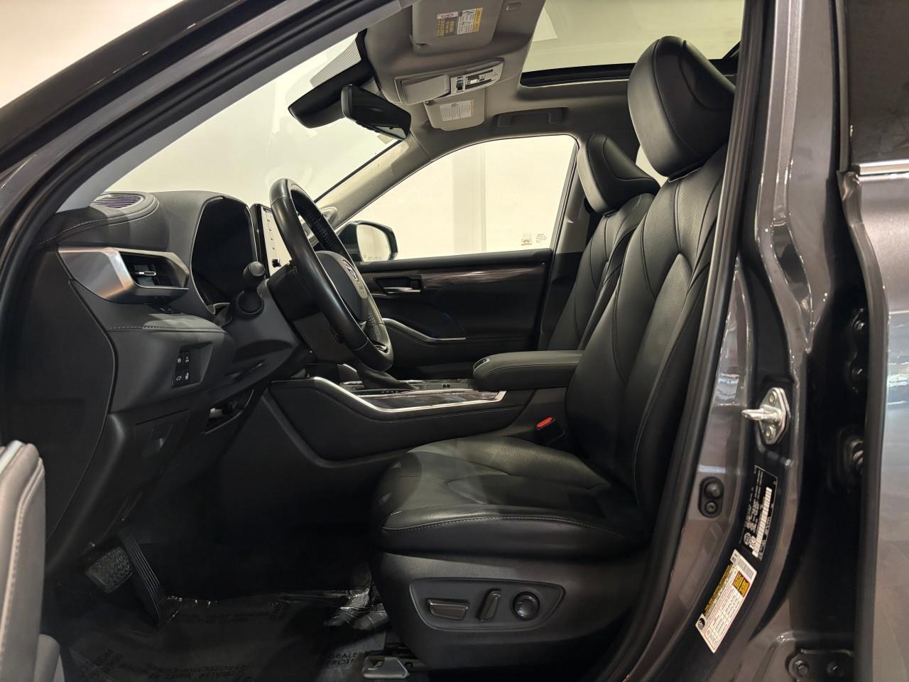 2020 Toyota Highlander Hybrid LIMITED Photo