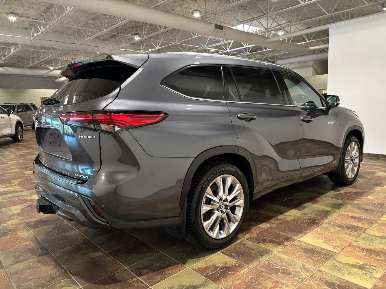2020 Toyota Highlander Hybrid LIMITED Photo
