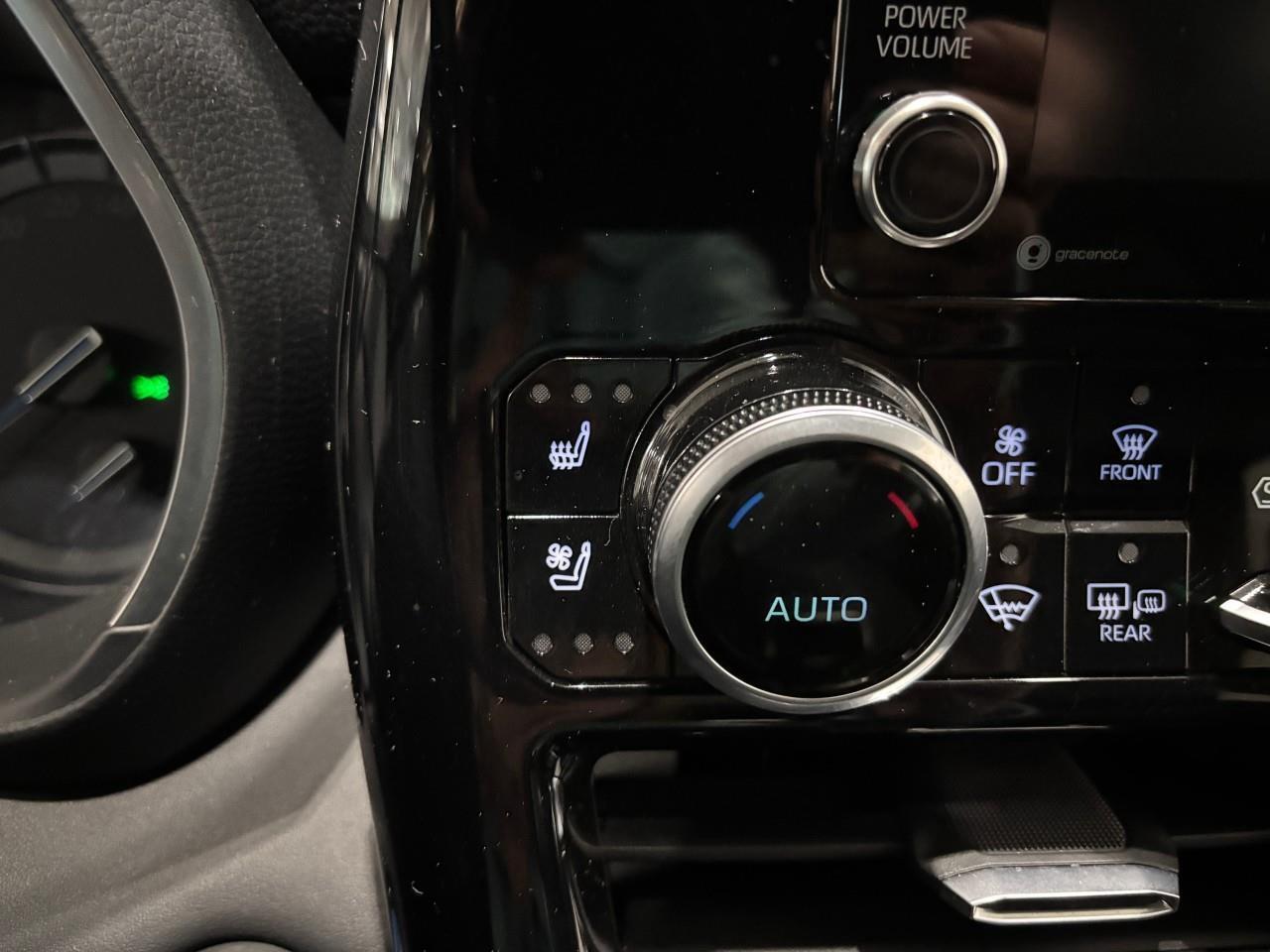 2020 Toyota Highlander Hybrid LIMITED Photo