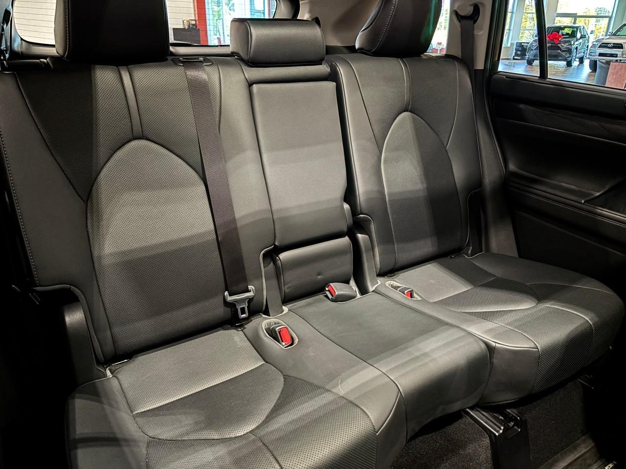 2020 Toyota Highlander Hybrid LIMITED Photo