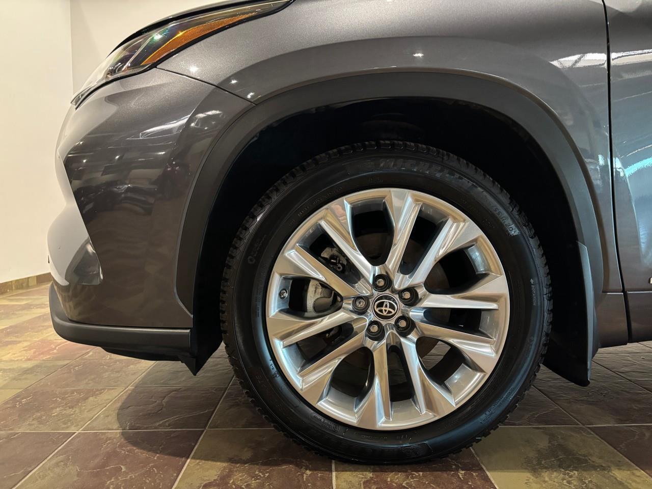 2020 Toyota Highlander Hybrid LIMITED Photo