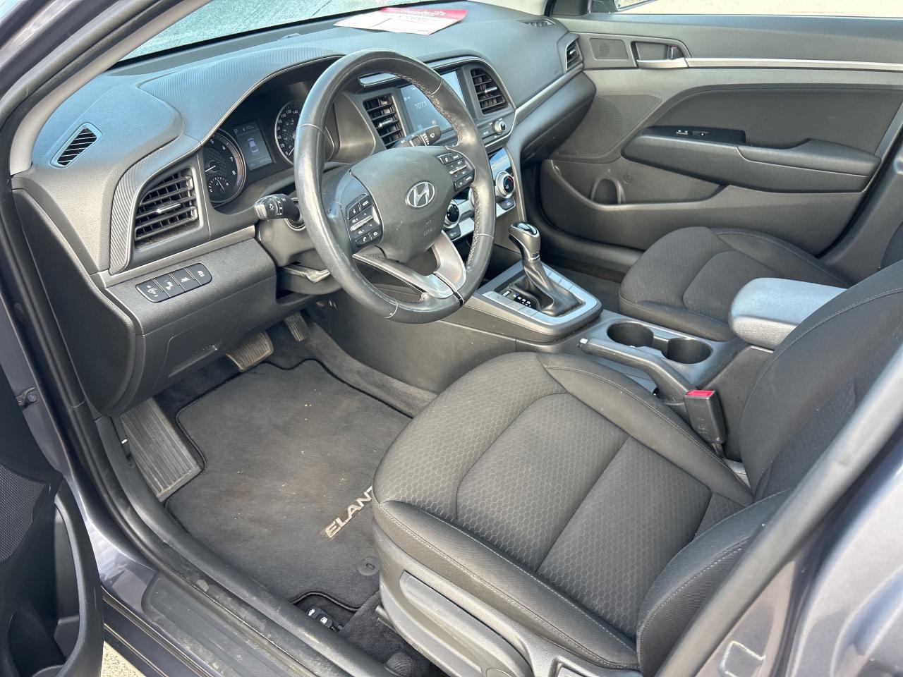 2019 Hyundai Elantra PREFERRED, CLEAN CARFAX, SUNROOF, HEATED SEATS! Photo