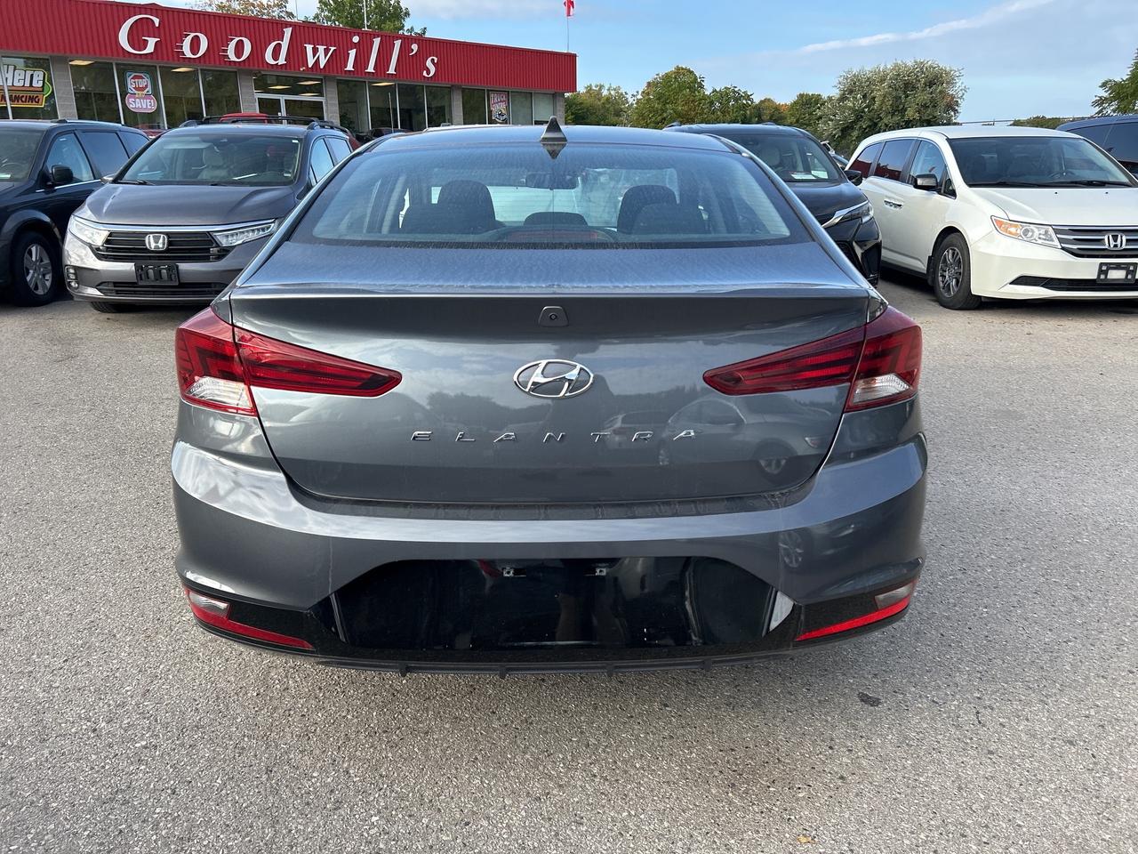 2019 Hyundai Elantra PREFERRED, CLEAN CARFAX, SUNROOF, HEATED SEATS! Photo