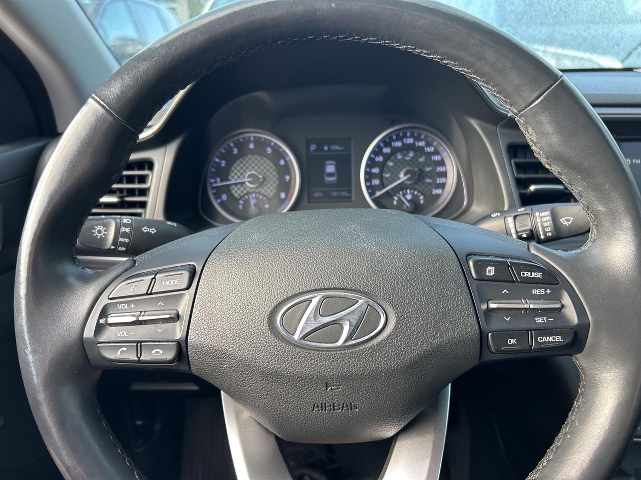 2019 Hyundai Elantra PREFERRED, CLEAN CARFAX, SUNROOF, HEATED SEATS! Photo