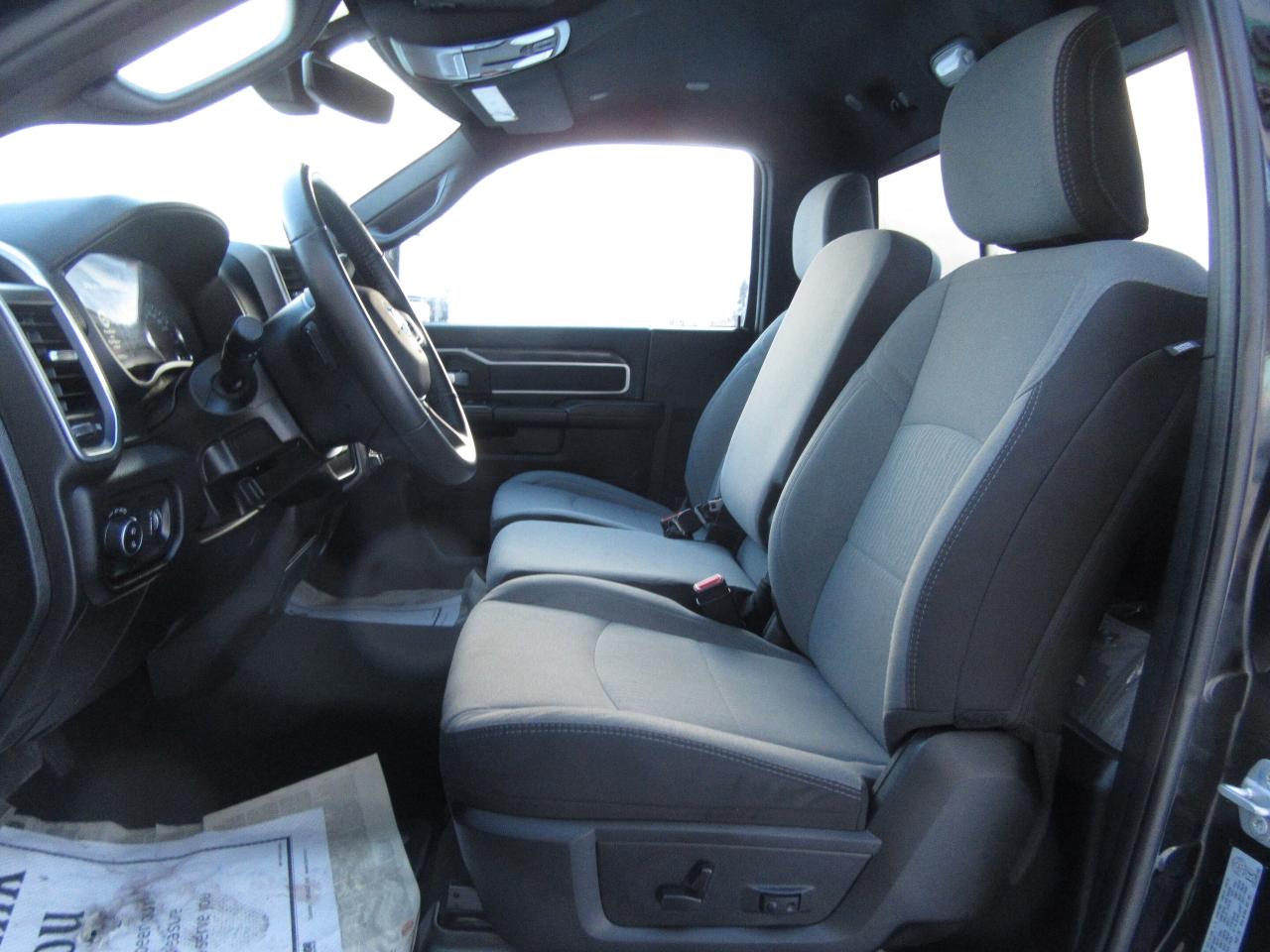 2024 RAM 3500 4X4 REGULAR CAB DIESEL BIG HORN Photo