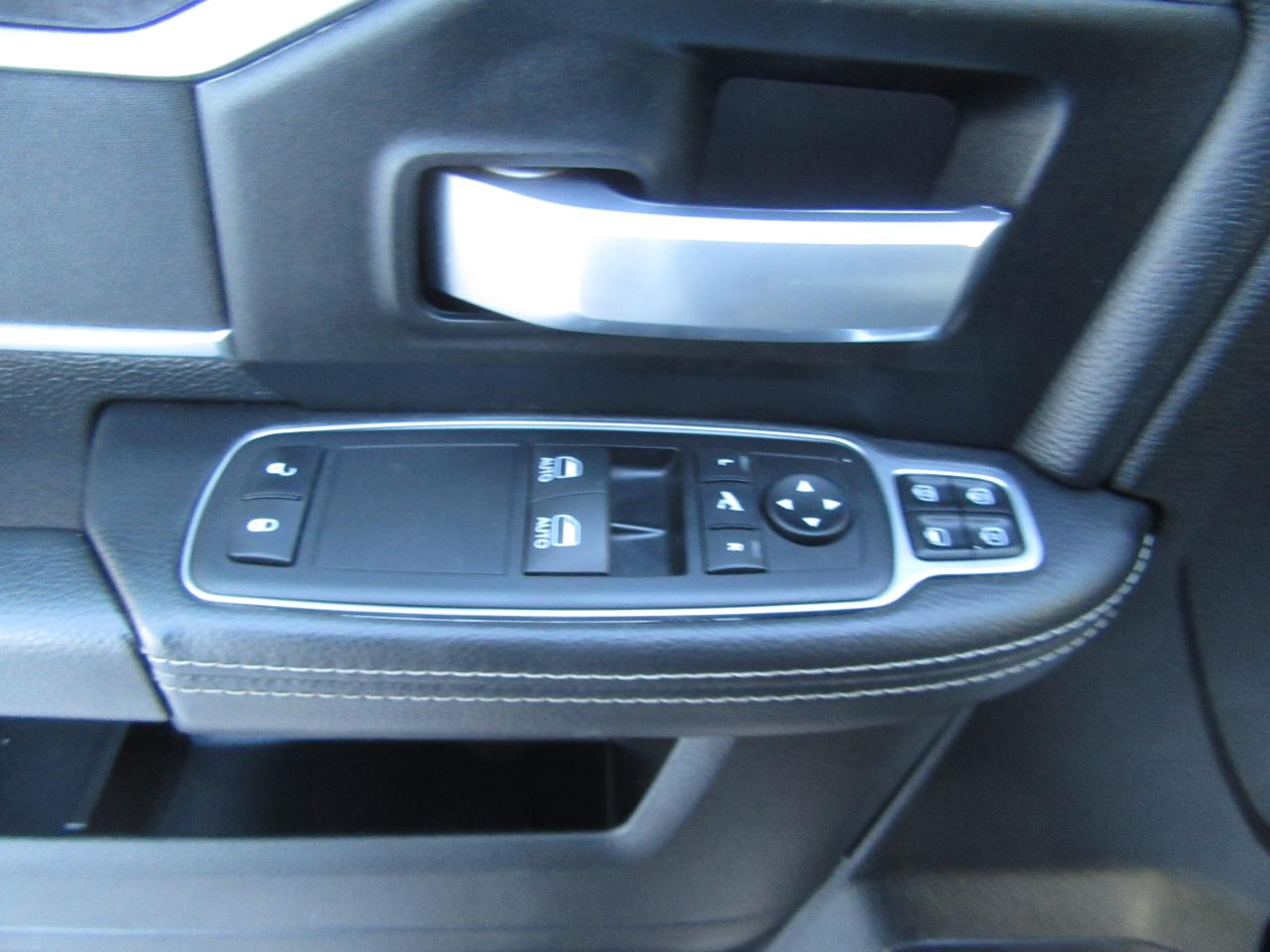 2024 RAM 3500 4X4 REGULAR CAB DIESEL BIG HORN Photo