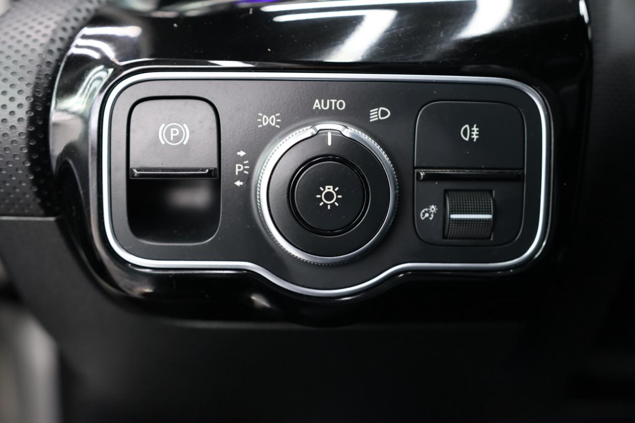 2019 Mercedes-Benz A-Class 4MATIC-AMG/B CAM/CARPLAY/ADAPT CRUISE/PANO ROOF/ME Photo