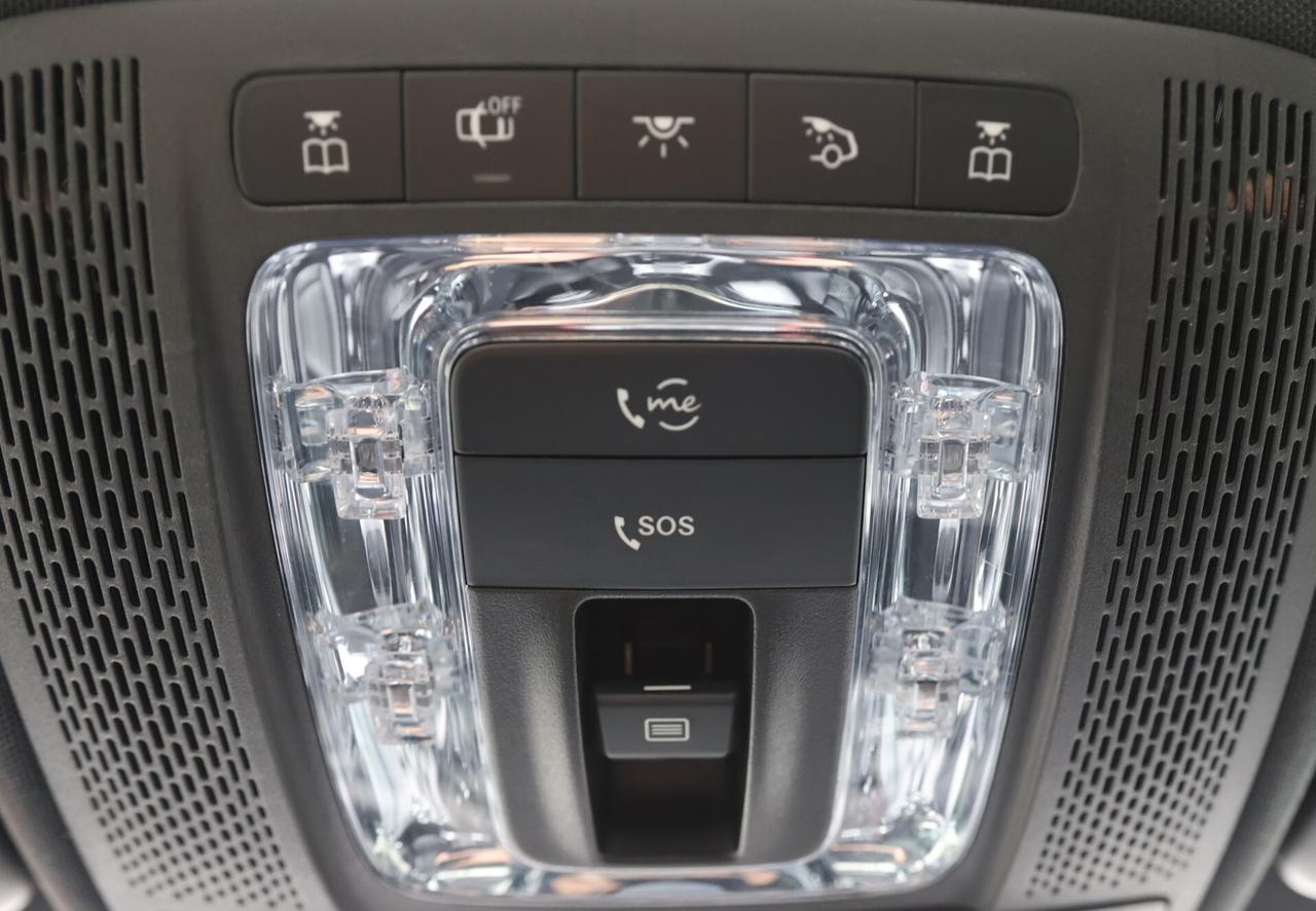 2019 Mercedes-Benz A-Class 4MATIC-AMG/B CAM/CARPLAY/ADAPT CRUISE/PANO ROOF/ME Photo