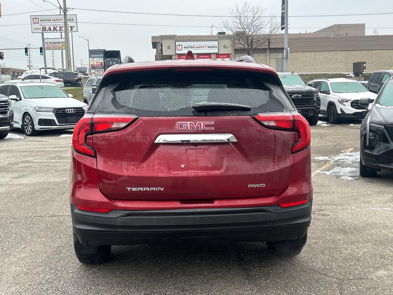 2018 GMC Terrain AWD 4DR SLE Photo3