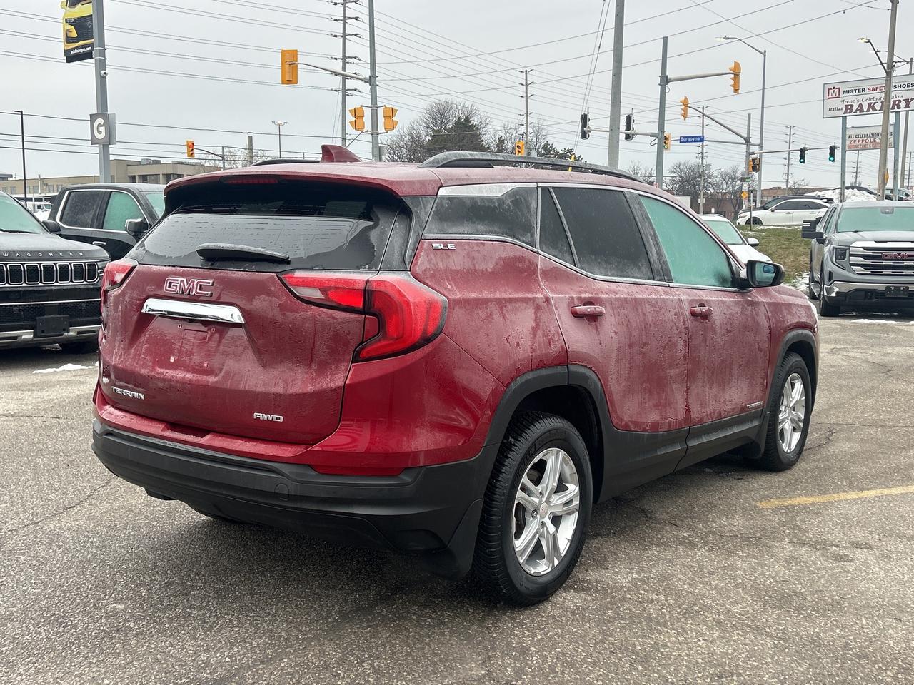 2018 GMC Terrain AWD 4DR SLE Photo4