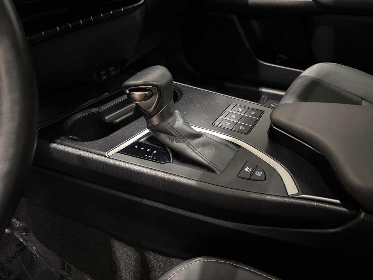 2024 Lexus UX 250H PREMIUM PACKAGE   LEXUS CERTIFIED PRE-OWNED   CARF Photo