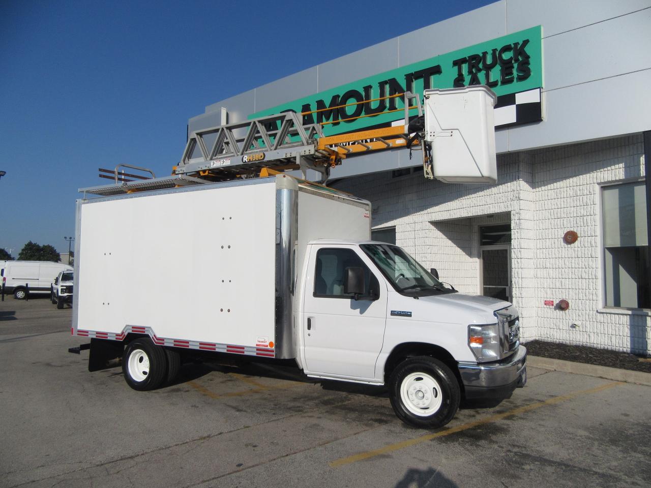 2019 Ford Super Duty E-450 DRW RH-38 LADDER BUCKET & CUSTOM ALUMINUM BOX Photo