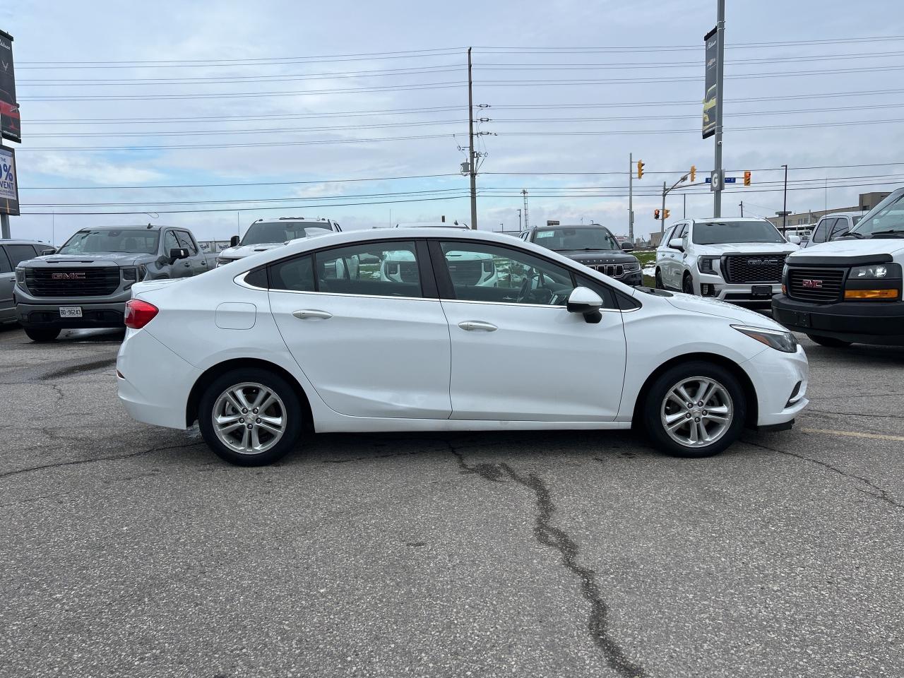 2017 Chevrolet Cruze 4dr Sdn 1.4L LT w-1SD Photo