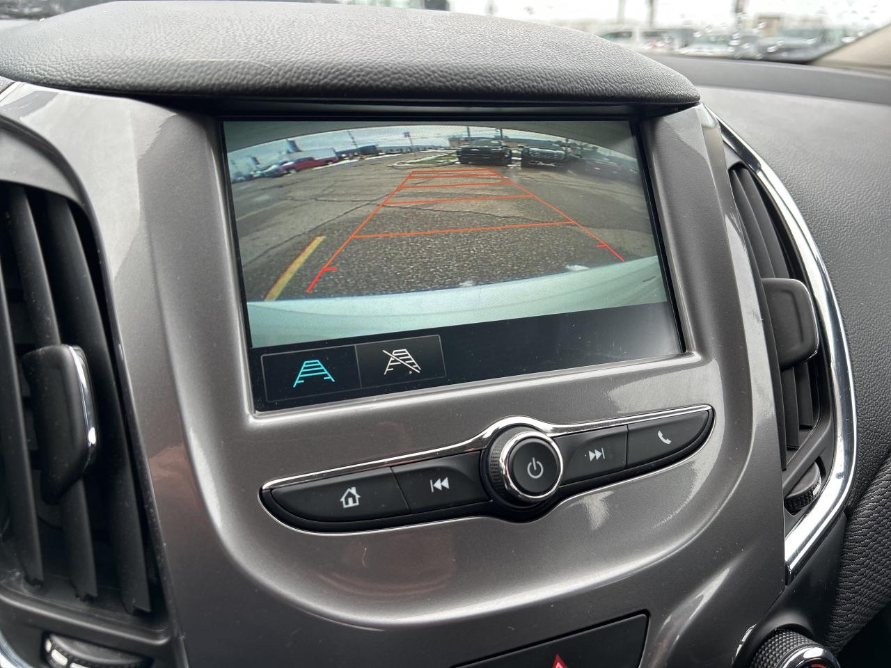 2017 Chevrolet Cruze 4dr Sdn 1.4L LT w-1SD Photo