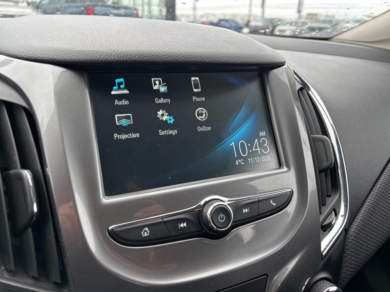 2017 Chevrolet Cruze 4dr Sdn 1.4L LT w-1SD Photo