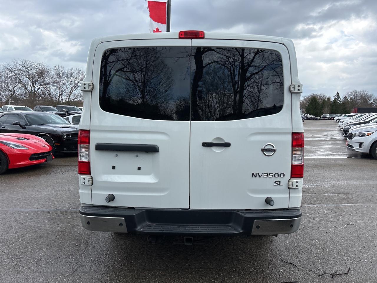 2020 Nissan NV 3500 HD SL V8, 12 PASSENGER, LEATHER, BACK UP CAM! Photo