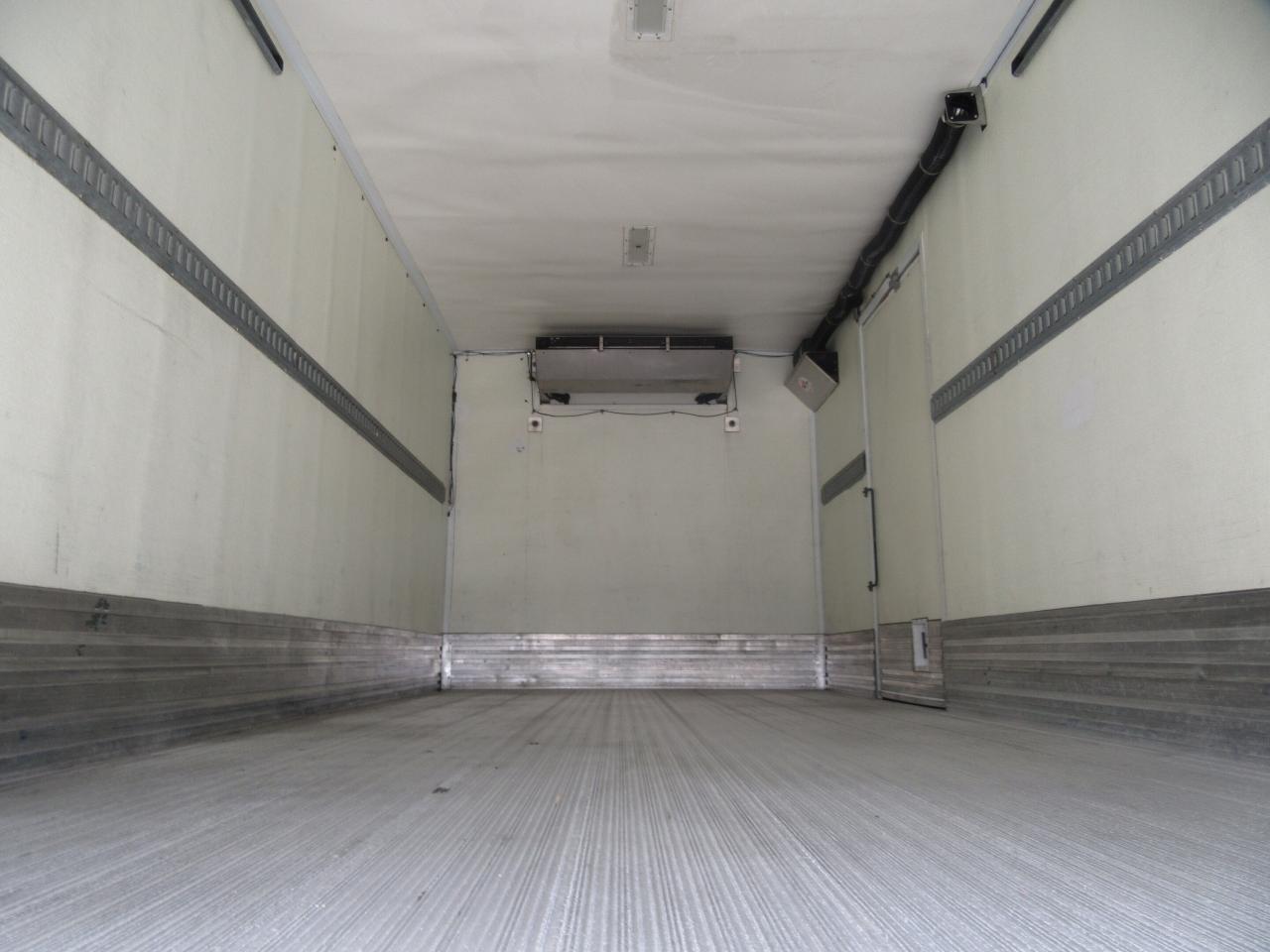 2020 Hino 195 Commercial DIESEL 20FT BOX CARRIER SELF CONTAINED REEFER Photo